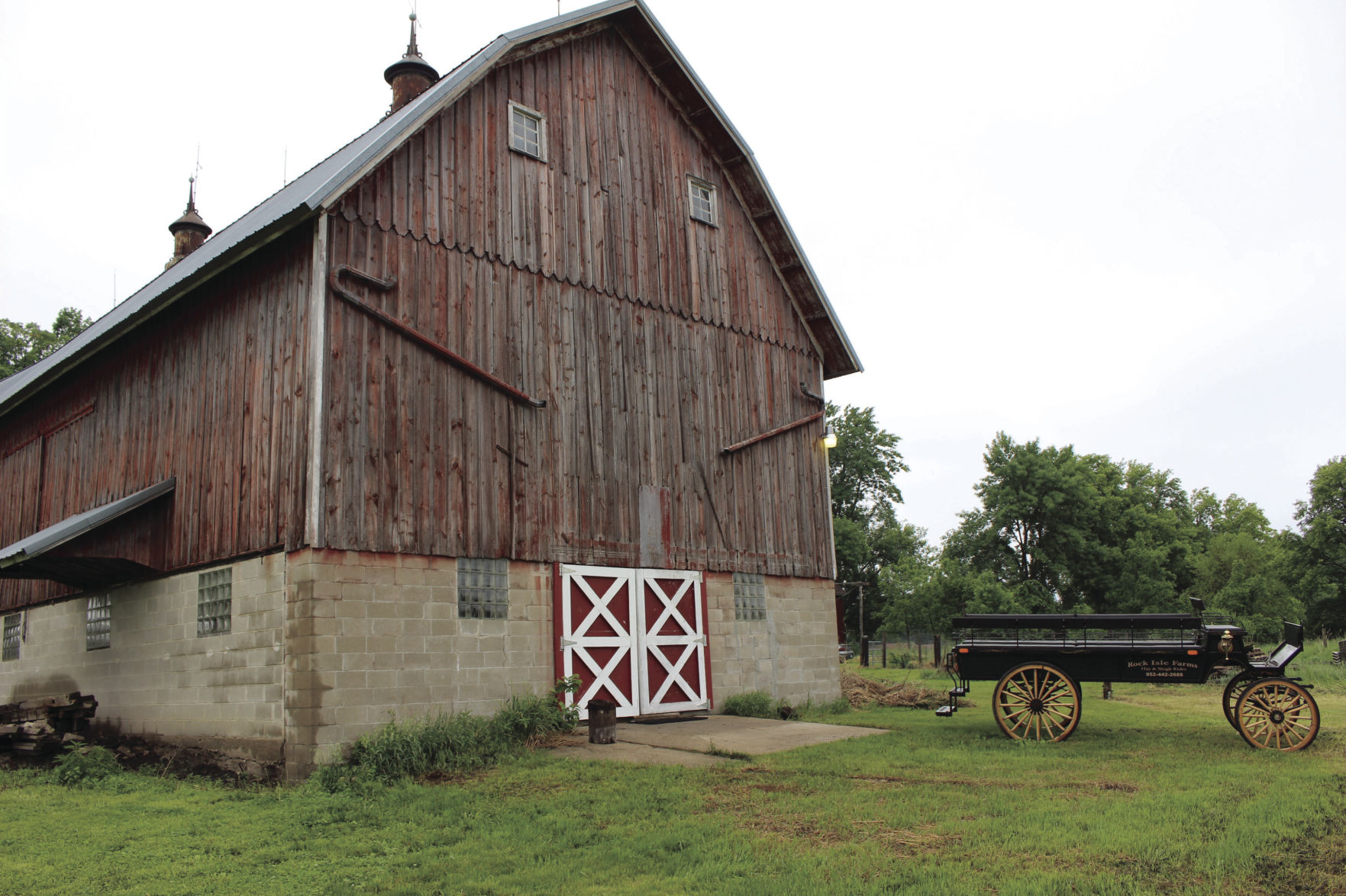 barn and carriage